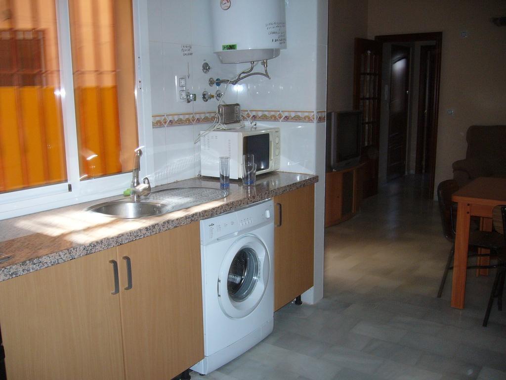 Apartamentos Alamare Sevilha Quarto foto