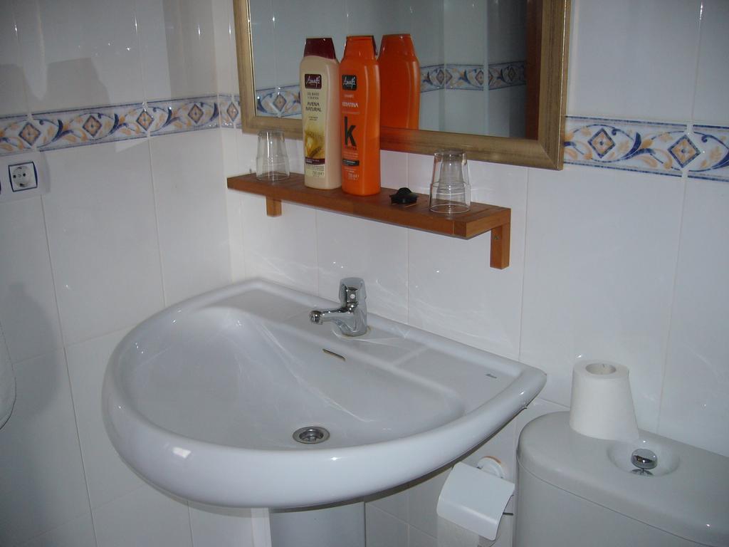 Apartamentos Alamare Sevilha Quarto foto
