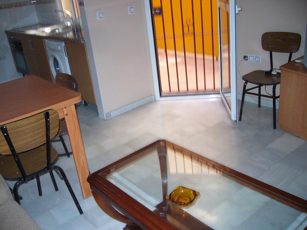 Apartamentos Alamare Sevilha Quarto foto